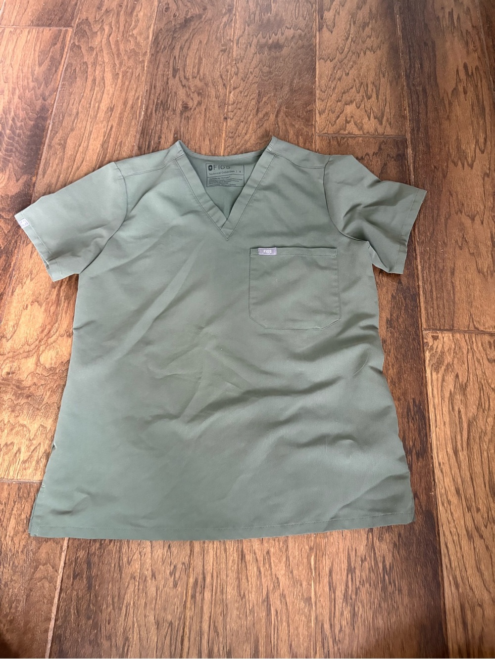 Figs Women’s V-Neck Scrub Top in Olive Green